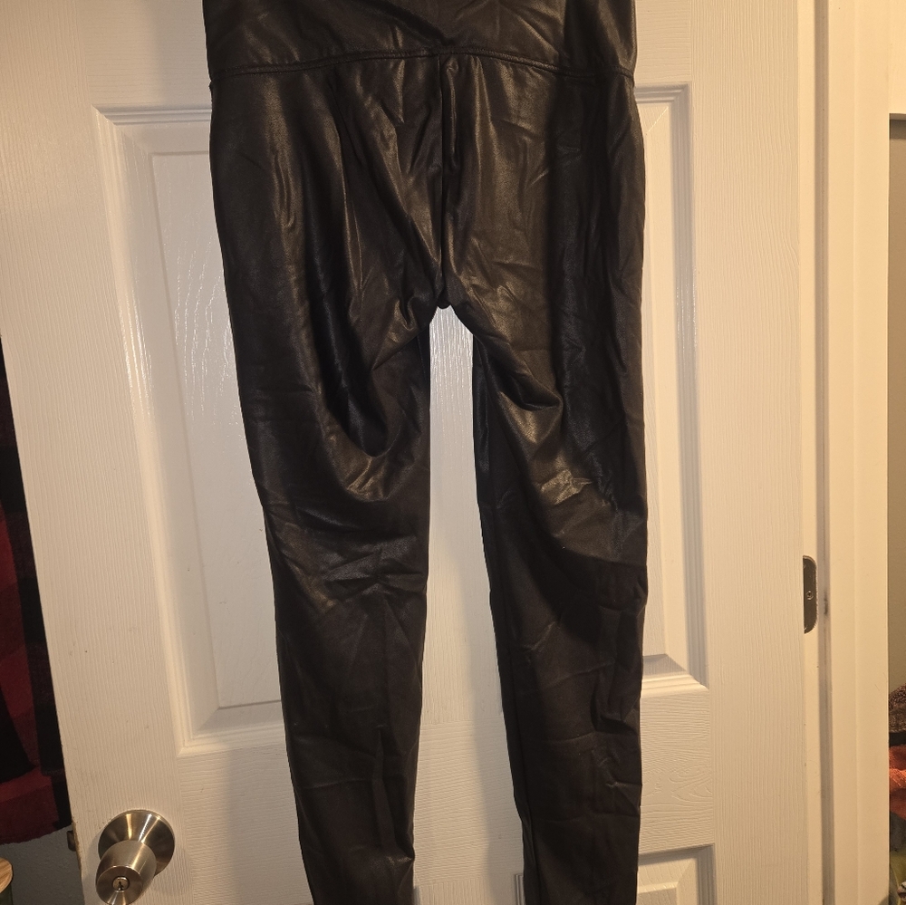 Pleather leggings. Leather look. Size Lg